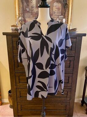 Womens Black Leaf-Print V-Neck Top